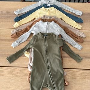 Lot of 7- size 0-3 month ribbed footie sleepers